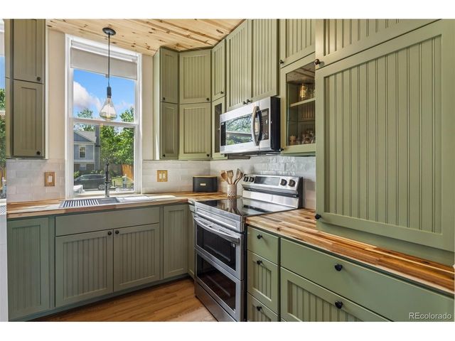 409 W Lucerne Dr, Lafayette, CO 80026