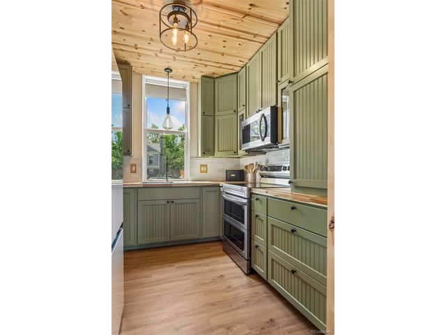 409 W Lucerne Dr, Lafayette, CO 80026