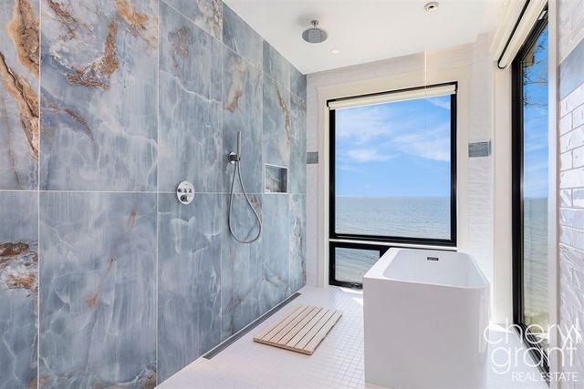 2576 Lakeshore Drive, Fennville, MI 49408