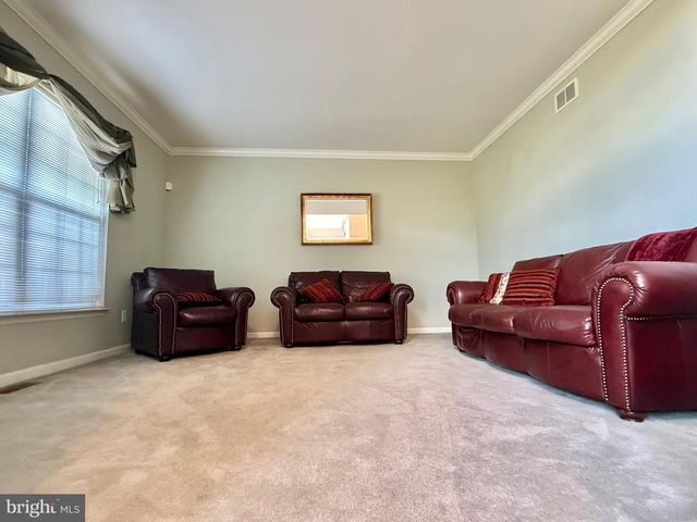 121 W HARVEST DR, New Castle, DE 19720