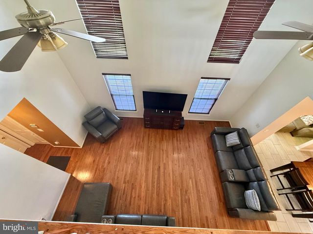 121 W HARVEST DR, New Castle, DE 19720