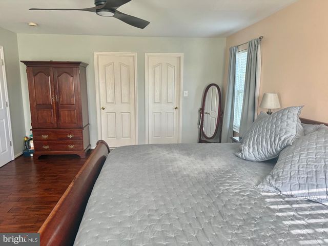 121 W HARVEST DR, New Castle, DE 19720