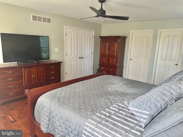 121 W HARVEST DR, New Castle, DE 19720