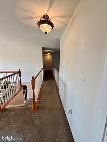 121 W HARVEST DR, New Castle, DE 19720