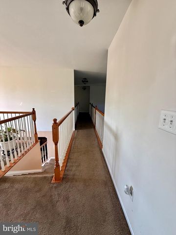 121 W HARVEST DR, New Castle, DE 19720