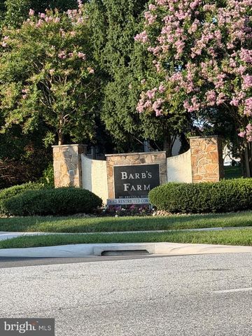 121 W HARVEST DR, New Castle, DE 19720