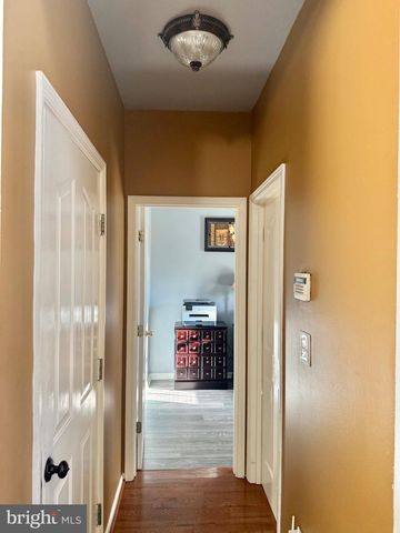 121 W HARVEST DR, New Castle, DE 19720