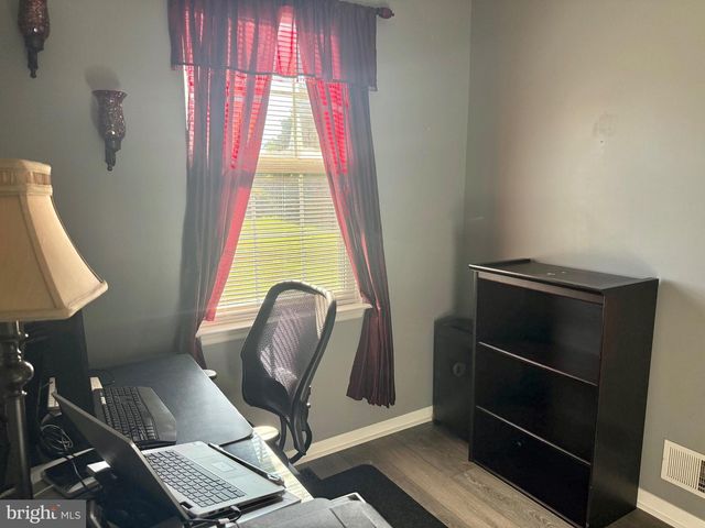 121 W HARVEST DR, New Castle, DE 19720