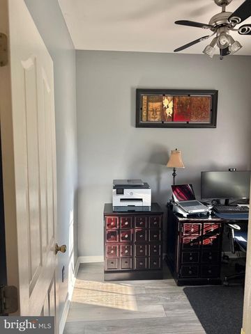 121 W HARVEST DR, New Castle, DE 19720