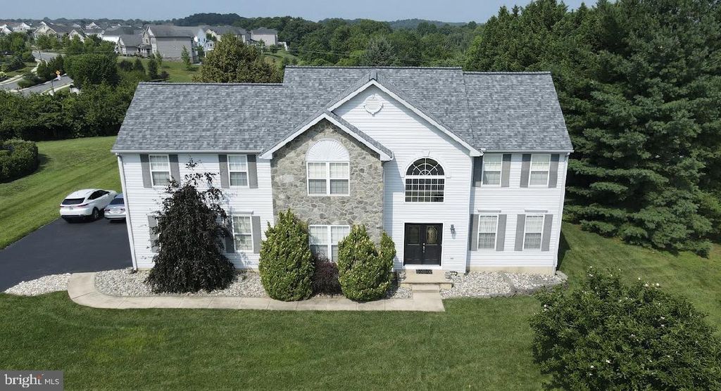 121 W HARVEST DR, New Castle, DE 19720