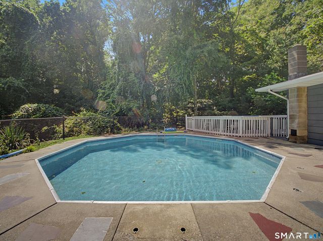 3 Medley Lane, Clinton, CT 06413