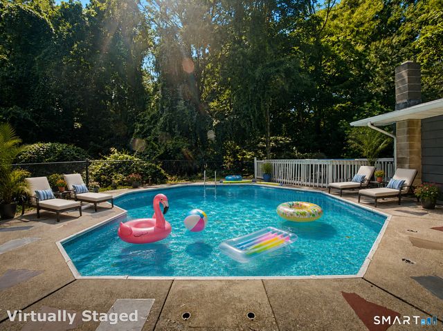 3 Medley Lane, Clinton, CT 06413