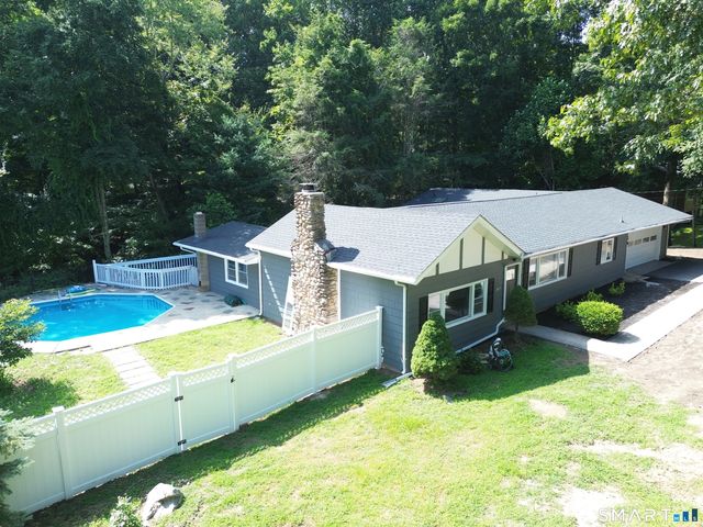3 Medley Lane, Clinton, CT 06413