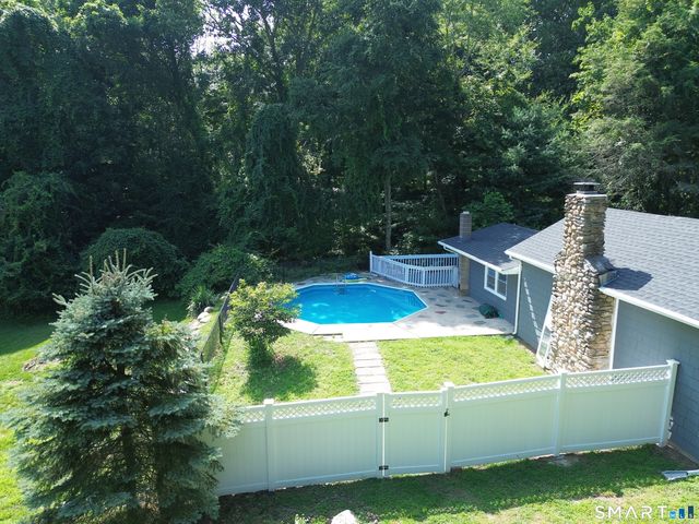 3 Medley Lane, Clinton, CT 06413