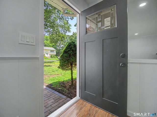 3 Medley Lane, Clinton, CT 06413