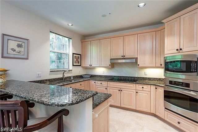 157 Colonade CIR 1002, Naples, FL 34103