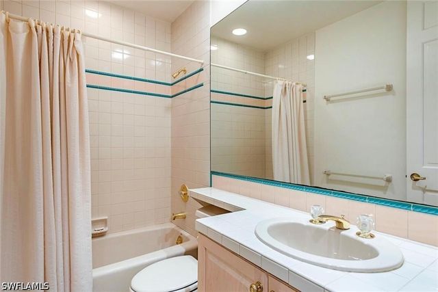 157 Colonade CIR 1002, Naples, FL 34103