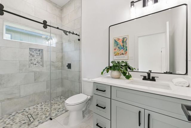 418 Bedford DR, Spicewood, TX 78669