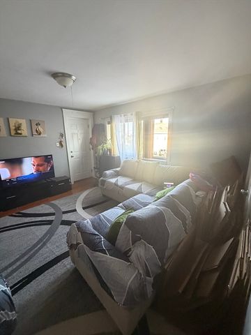 5 Cliff St 1, Beverly, MA 01915