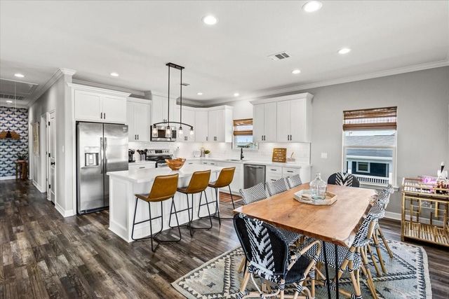961 Palmetto Drive, Crystal Beach, TX 77650