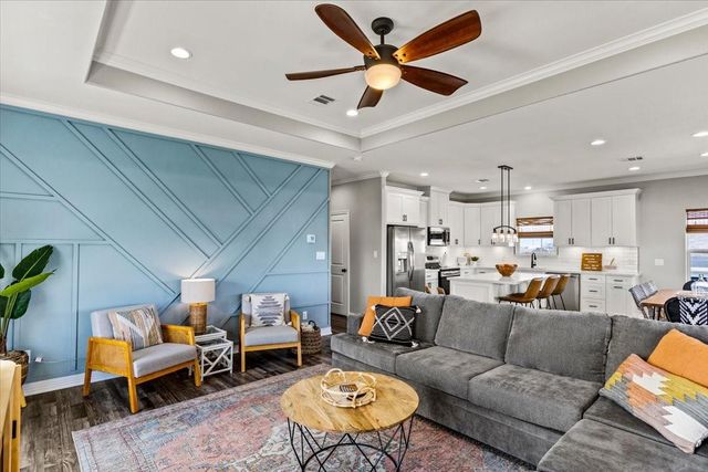 961 Palmetto Drive, Crystal Beach, TX 77650