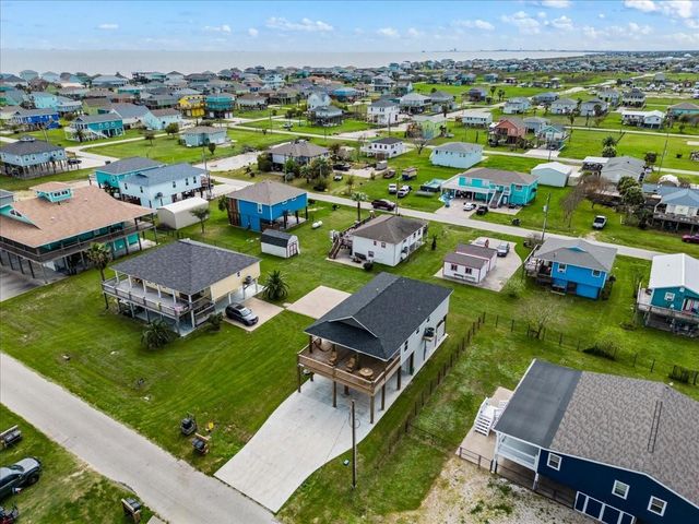 961 Palmetto Drive, Crystal Beach, TX 77650