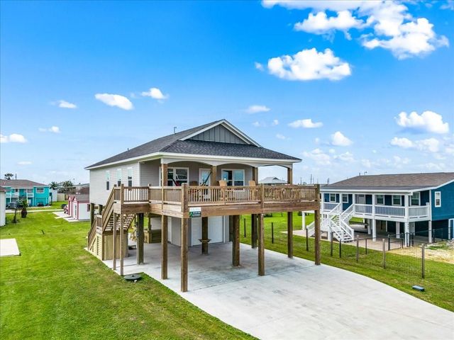 961 Palmetto Drive, Crystal Beach, TX 77650