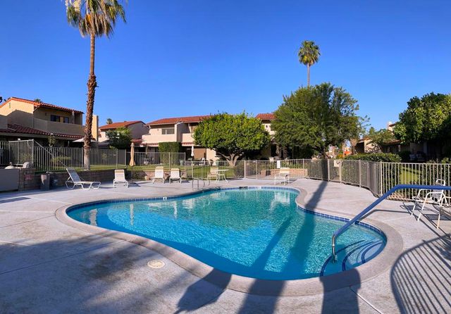 494 E Calle Begonia, Palm Springs, CA 92262
