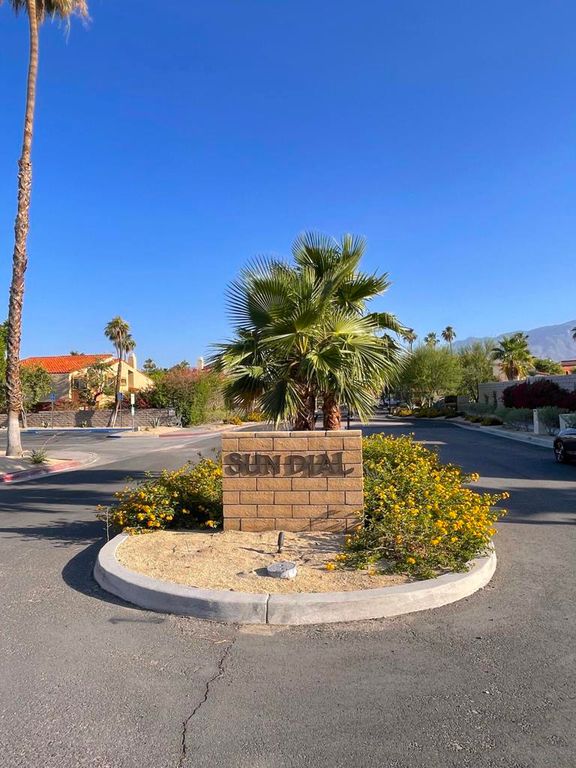 494 E Calle Begonia, Palm Springs, CA 92262