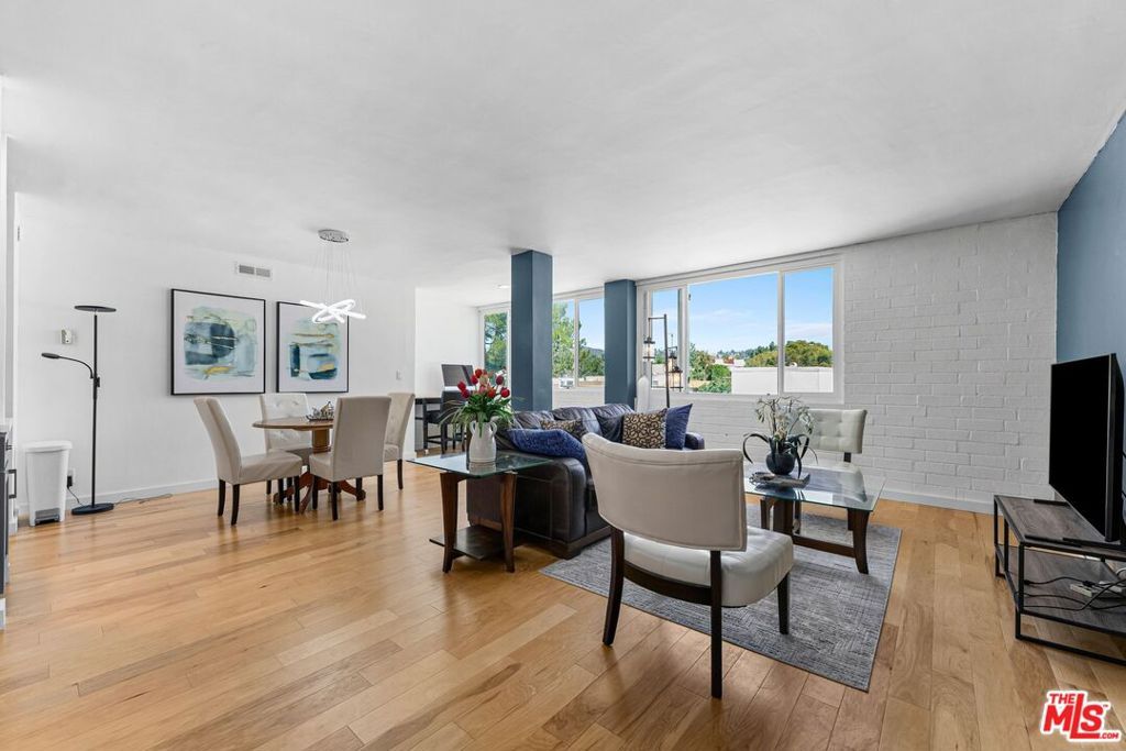 540 Kelton Avenue 501, Los Angeles, CA 90024 — photo 3