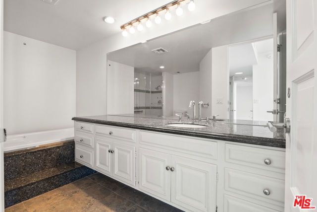 2220 Avenue Of The Stars 1501, Los Angeles, CA 90067