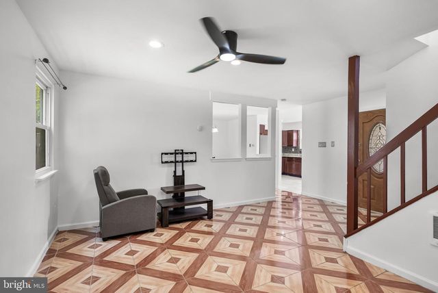 31 PRESIDENTIAL DR, Sicklerville, NJ 08081