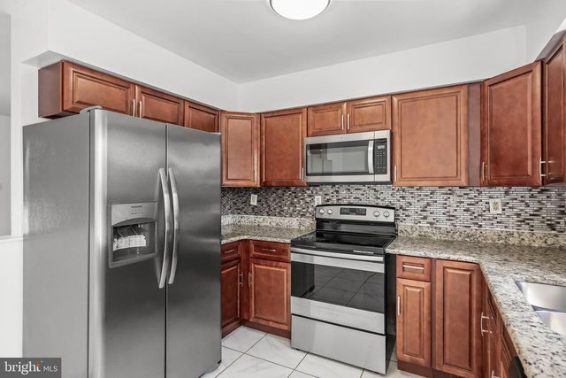 31 PRESIDENTIAL DR, Sicklerville, NJ 08081