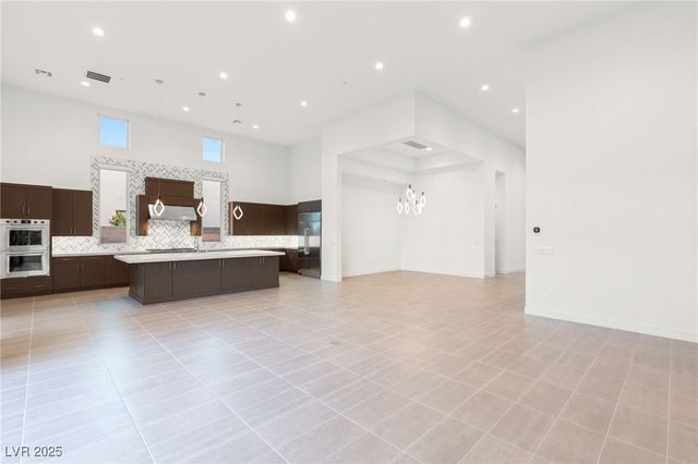 10793 Vista Altura Avenue, Las Vegas, NV 89135