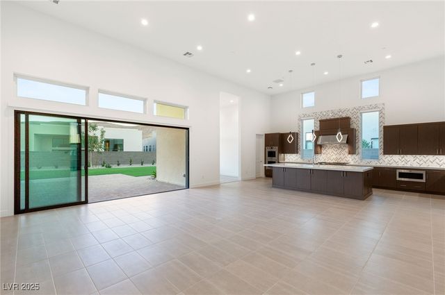 10793 Vista Altura Avenue, Las Vegas, NV 89135