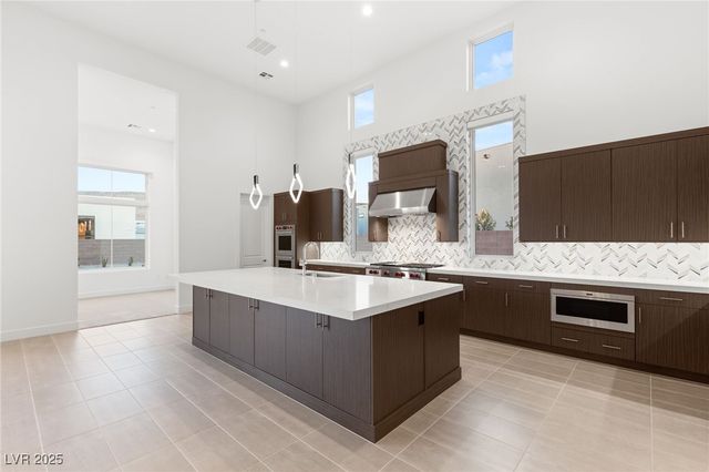 10793 Vista Altura Avenue, Las Vegas, NV 89135