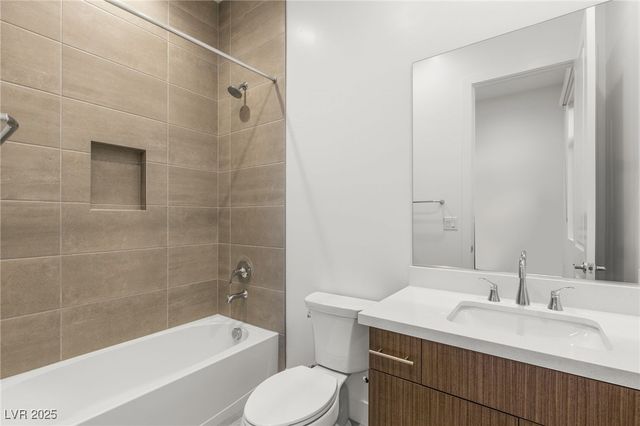 10793 Vista Altura Avenue, Las Vegas, NV 89135