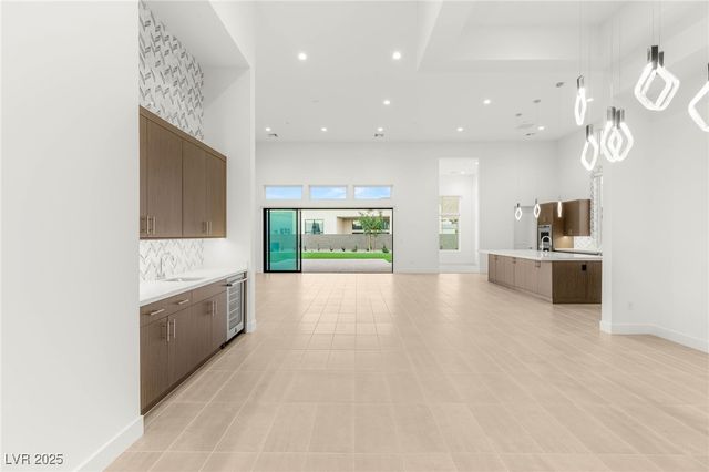 10793 Vista Altura Avenue, Las Vegas, NV 89135