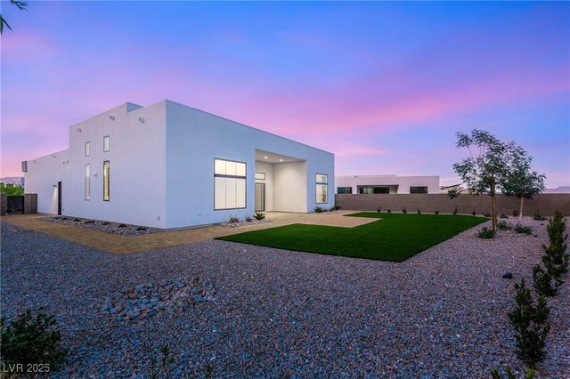 10793 Vista Altura Avenue, Las Vegas, NV 89135