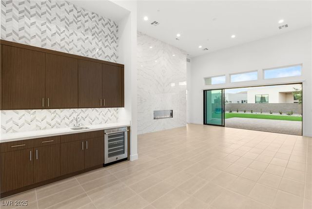 10793 Vista Altura Avenue, Las Vegas, NV 89135