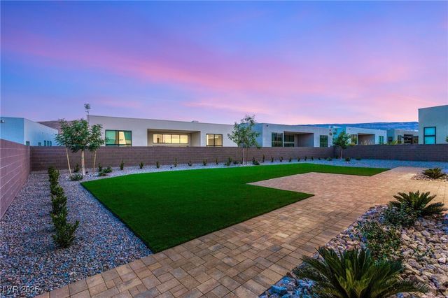 10793 Vista Altura Avenue, Las Vegas, NV 89135