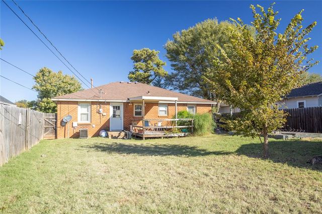 302 E Tom Stafford Street, Weatherford, OK 73096