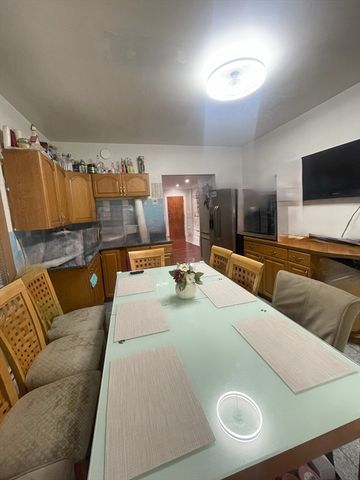 19 Nixon St, Boston, MA 02124