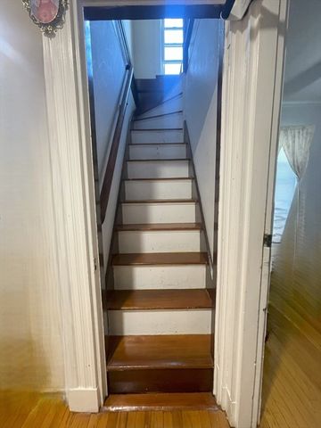 19 Nixon St, Boston, MA 02124