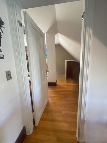 19 Nixon St, Boston, MA 02124