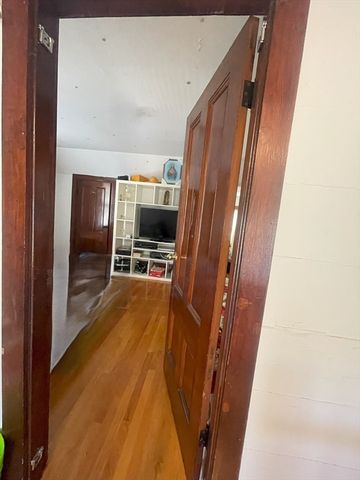 19 Nixon St, Boston, MA 02124