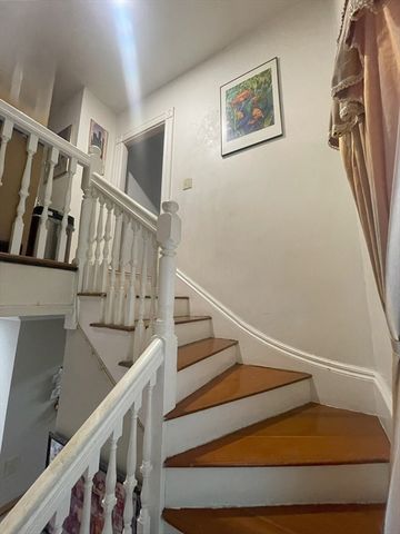 19 Nixon St, Boston, MA 02124