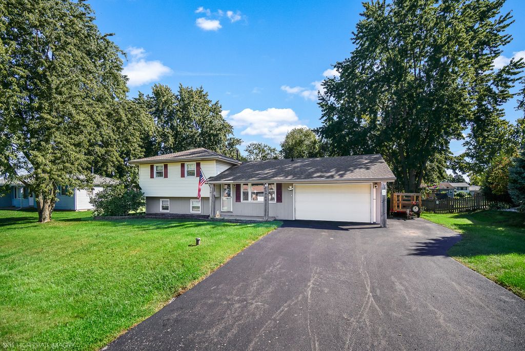 23949 S Green Heron Drive, Channahon, IL 60410
