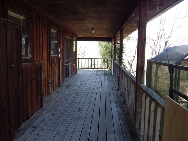 17 Lake Drive, Huntsville, TX 77320