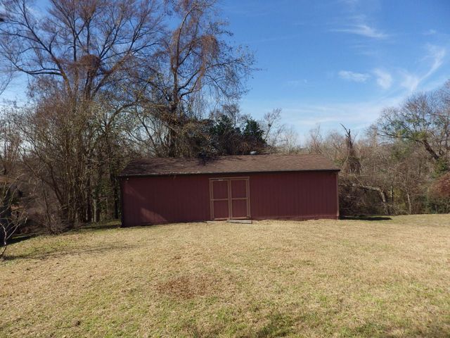 17 Lake Drive, Huntsville, TX 77320